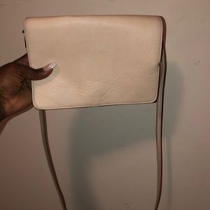 FOREVER 21 CREAM PURSE